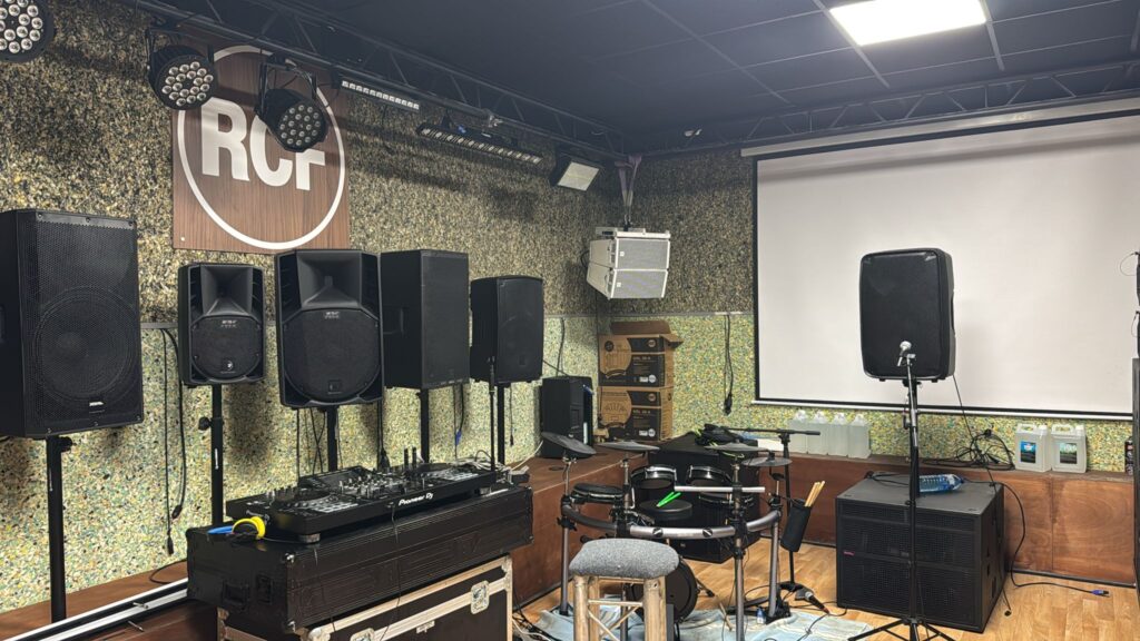 Sala de prueba de altavoces Xsound